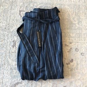 Banana Republic Size 6 Linen PinStripe Pant